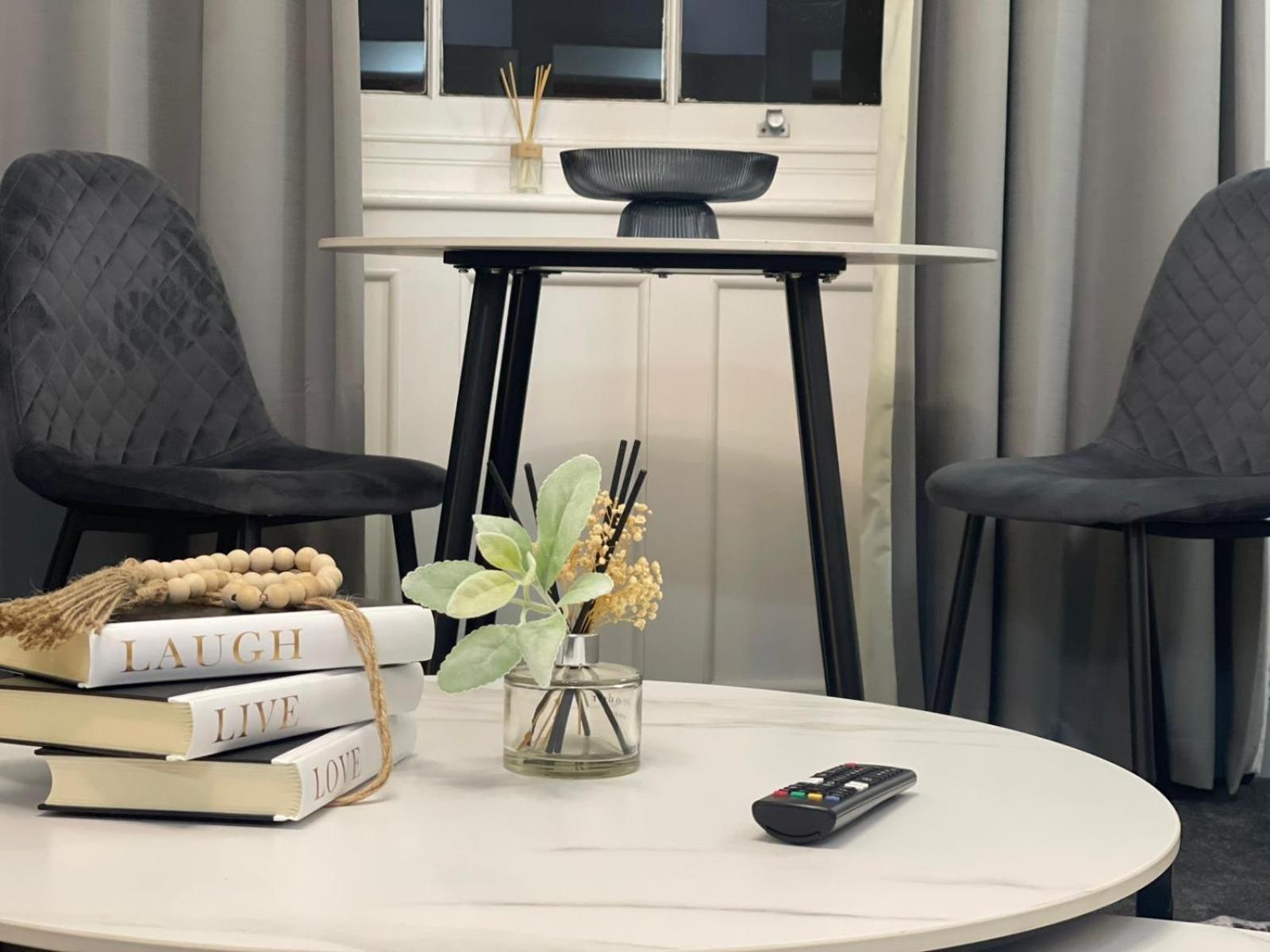 Modern & 1 Bedroom For 4 Guests In