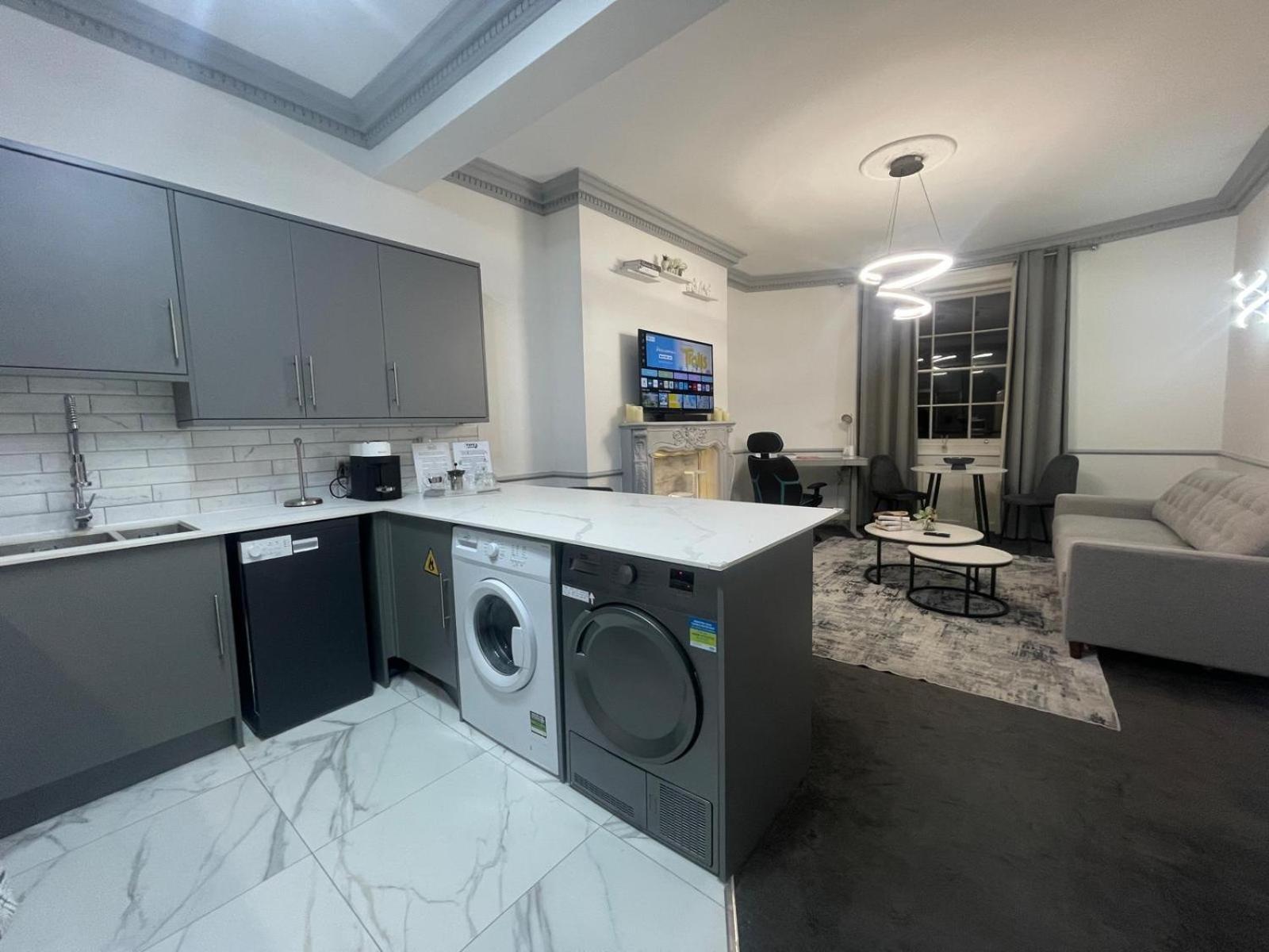 Apartment Modern & 1 Bedroom For 4 Guests In Brighton