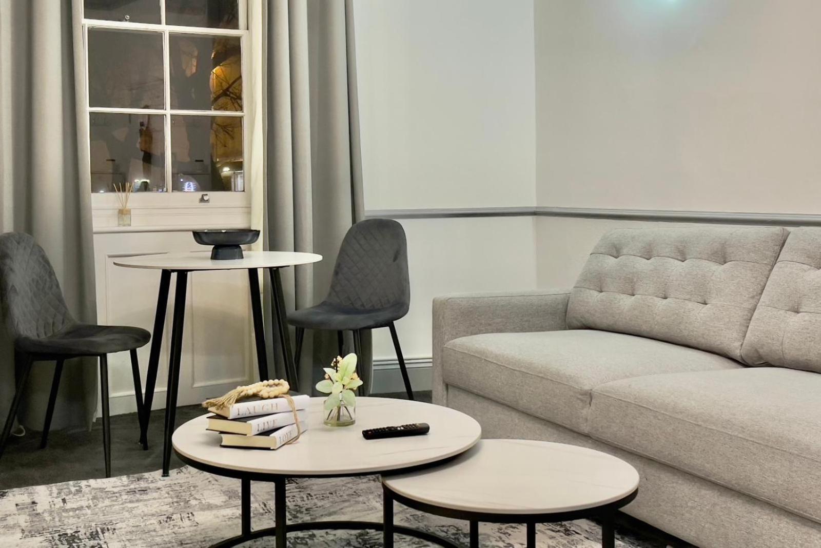 Modern & 1 Bedroom For 4 Guests In Apartment
