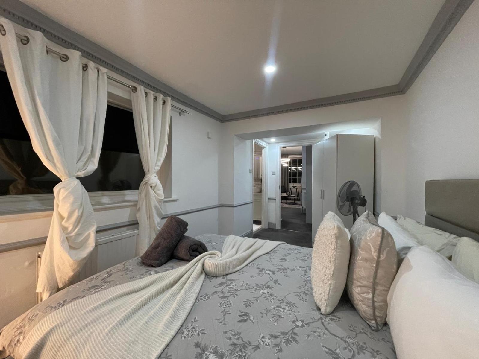 Modern & 1 Bedroom For 4 Guests In Apartment